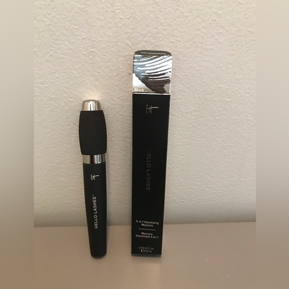 It Cosmetics Hello Lashes Mascara. - Picture 1 of 2